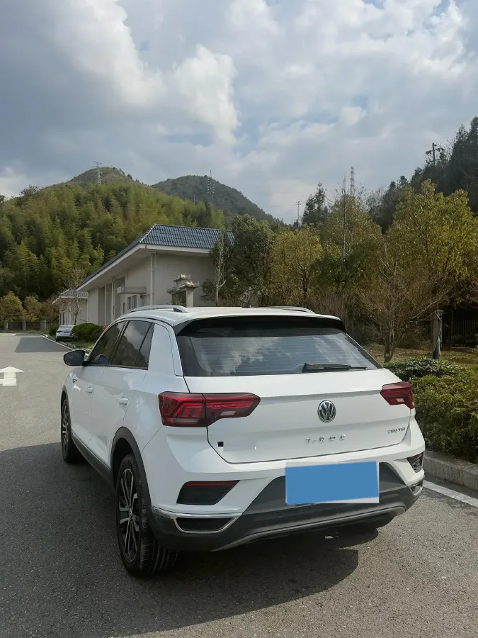 2020 Volkswagen T-Roc 1.4T 150HP L4 7DCT,autocango,china used car exporter,china ev exporter,chinese used car exporter,chinese used ev exporter