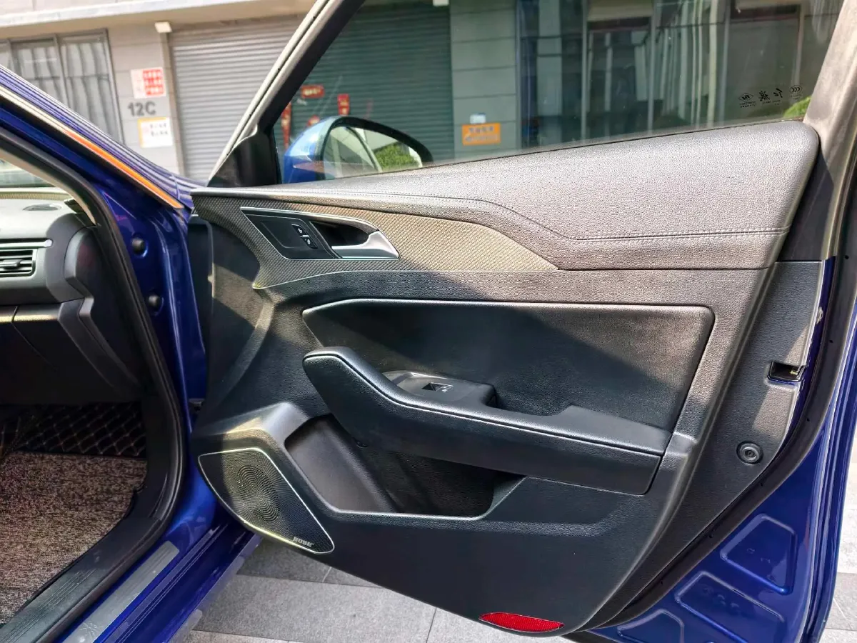 2020 HongQi H5 1.8T 197HP L4 6AT,autocango,china used car exporter,china ev exporter,chinese used car exporter,chinese used ev exporter