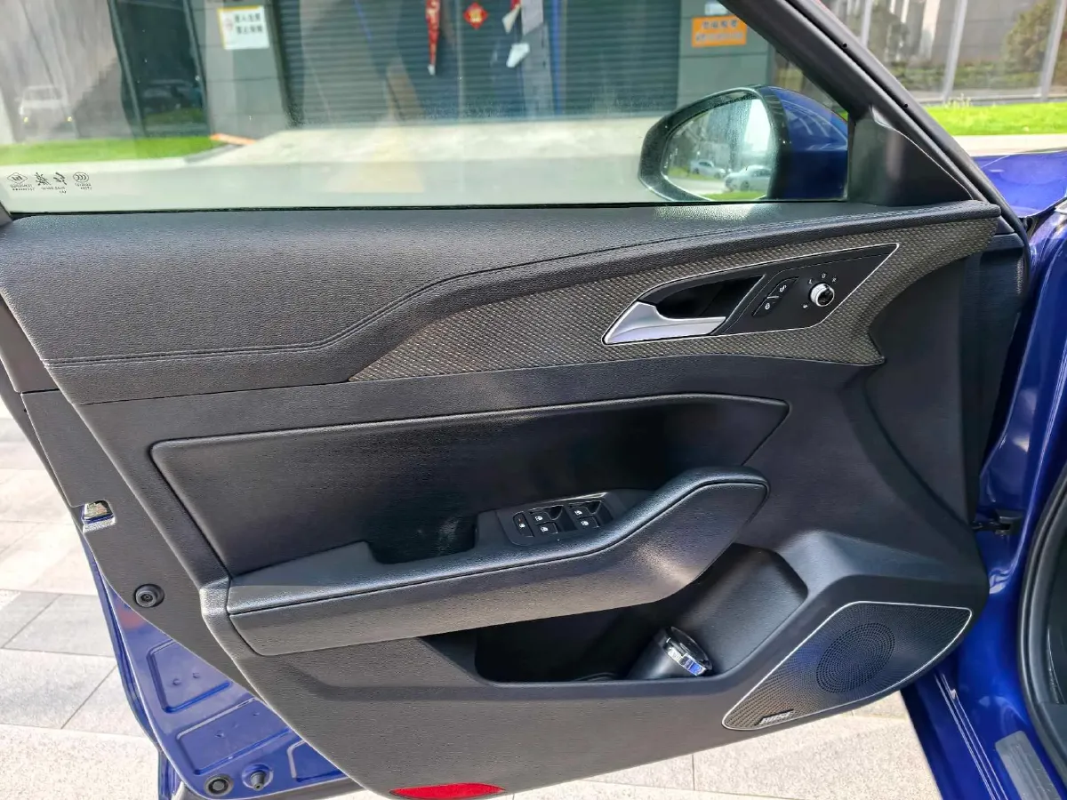 2020 HongQi H5 1.8T 197HP L4 6AT,autocango,china used car exporter,china ev exporter,chinese used car exporter,chinese used ev exporter