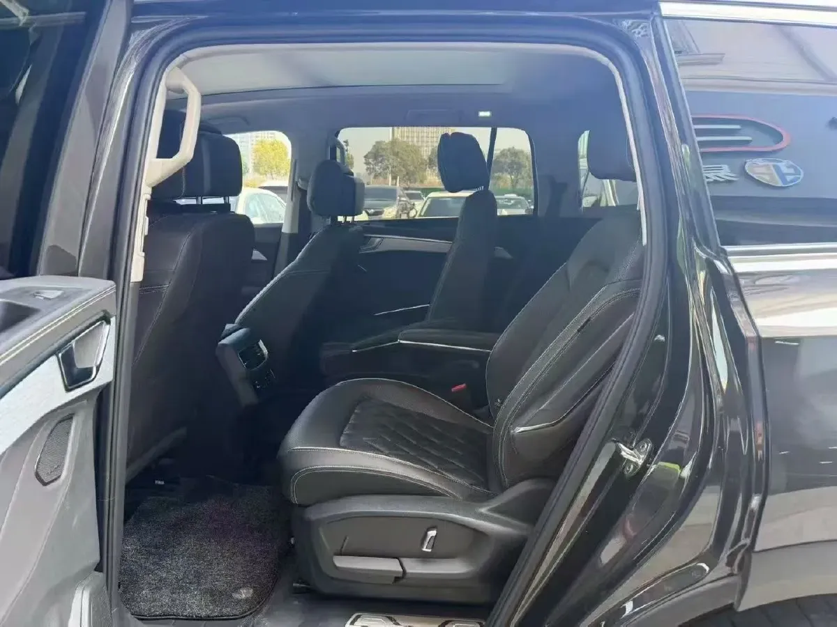 2022 Volkswagen Talagon 2.0T 220HP L4 7DCT,autocango,china used car exporter,china ev exporter,chinese used car exporter,chinese used ev exporter