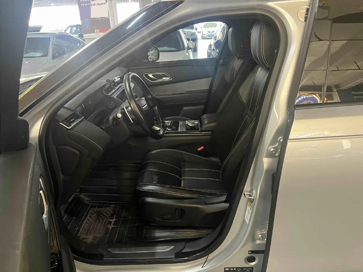 2018 Land Rover Range Rover Velar 2.0T 300HP L4 8AT,autocango,china used car exporter,china ev exporter,chinese used car exporter,chinese used ev exporter