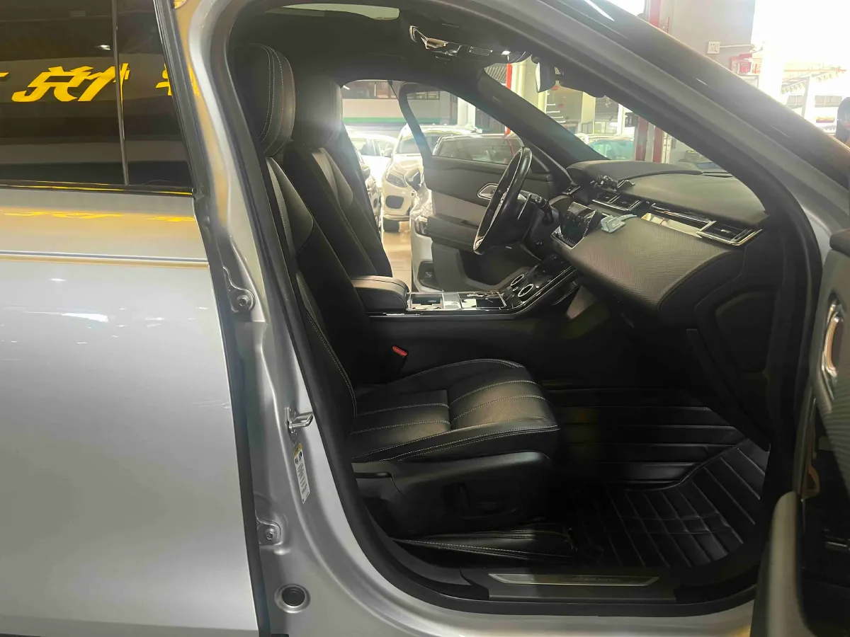 2018 Land Rover Range Rover Velar 2.0T 300HP L4 8AT,autocango,china used car exporter,china ev exporter,chinese used car exporter,chinese used ev exporter