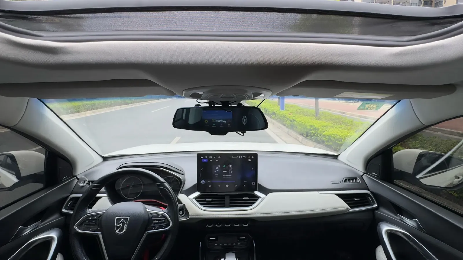 2018 BaoJun 530 1.5T 150HP L4 6DCT,autocango,china used car exporter,china ev exporter,chinese used car exporter,chinese used ev exporter