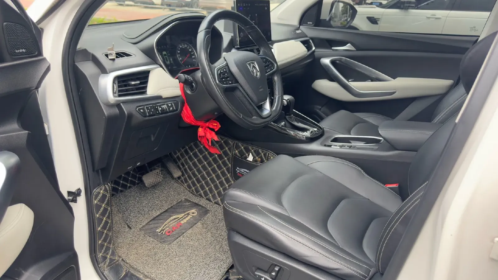 2018 BaoJun 530 1.5T 150HP L4 6DCT,autocango,china used car exporter,china ev exporter,chinese used car exporter,chinese used ev exporter