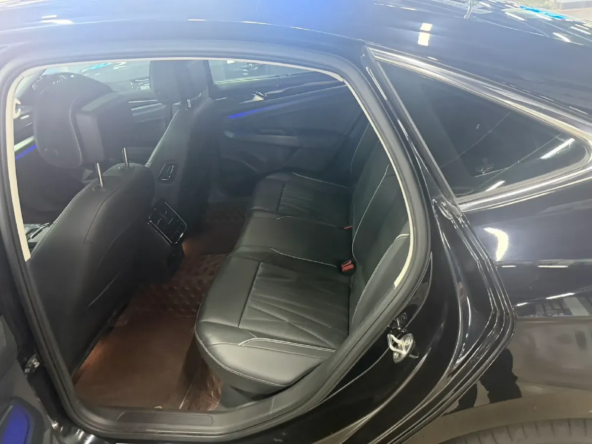 2022 Xpeng P7 BEV 60.2KWH,autocango,china used car exporter,china ev exporter,chinese used car exporter,chinese used ev exporter