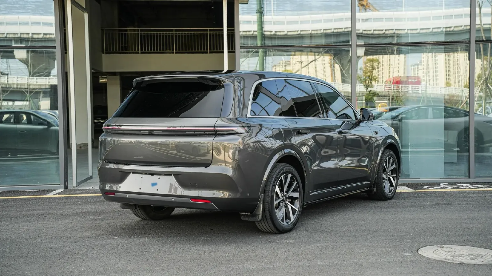 2023 Li L7 Range Extended 154HP REEV 40.9KWH,autocango,china used car exporter,china ev exporter,chinese used car exporter,chinese used ev exporter