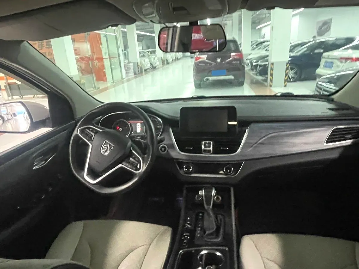 2019 BaoJun 730 1.5T 151HP L4 CVT,autocango,china used car exporter,china ev exporter,chinese used car exporter,chinese used ev exporter