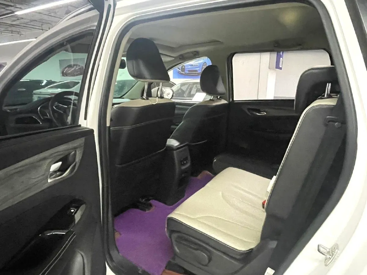 2019 BaoJun 730 1.5T 151HP L4 CVT,autocango,china used car exporter,china ev exporter,chinese used car exporter,chinese used ev exporter