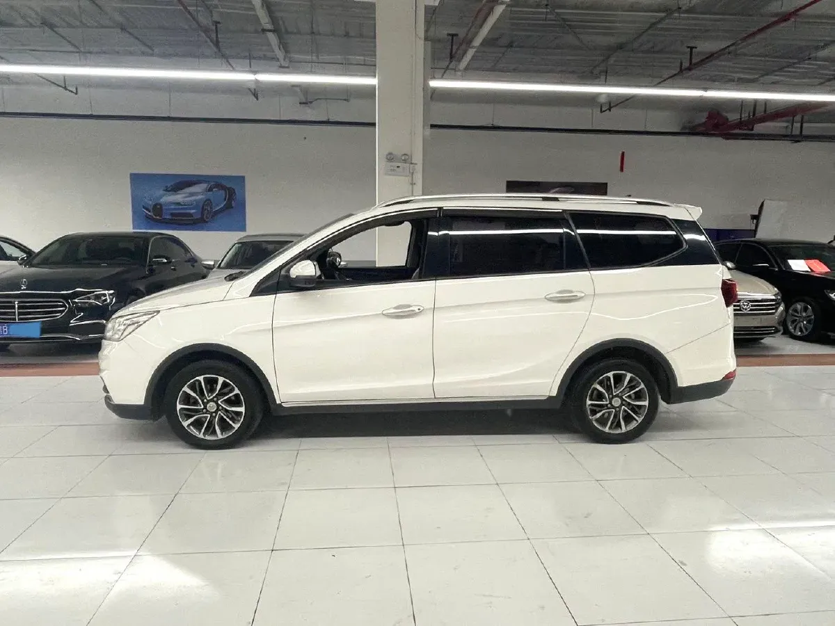 2019 BaoJun 730 1.5T 151HP L4 CVT,autocango,china used car exporter,china ev exporter,chinese used car exporter,chinese used ev exporter