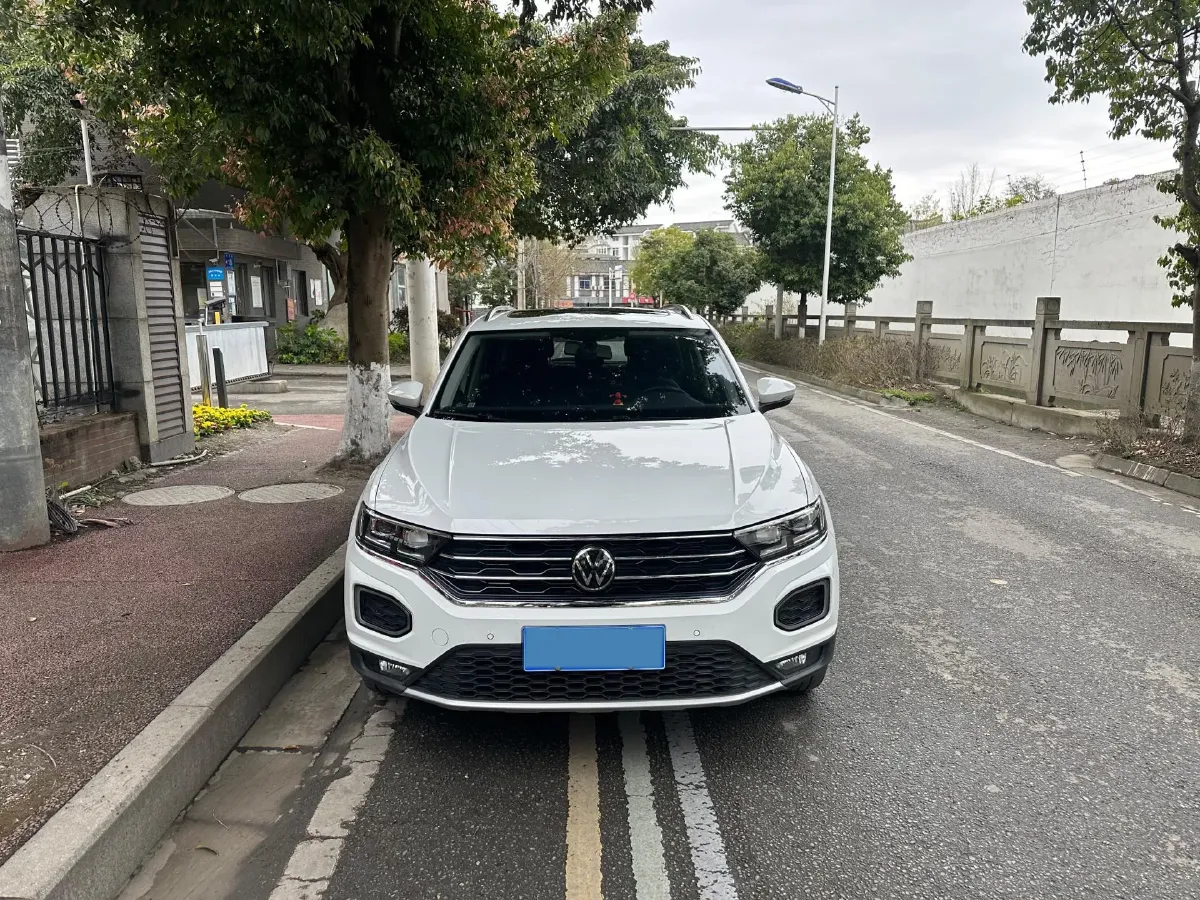 2021 Volkswagen T-Roc 1.4T 150HP L4 7DCT,autocango,china used car exporter,china ev exporter,chinese used car exporter,chinese used ev exporter