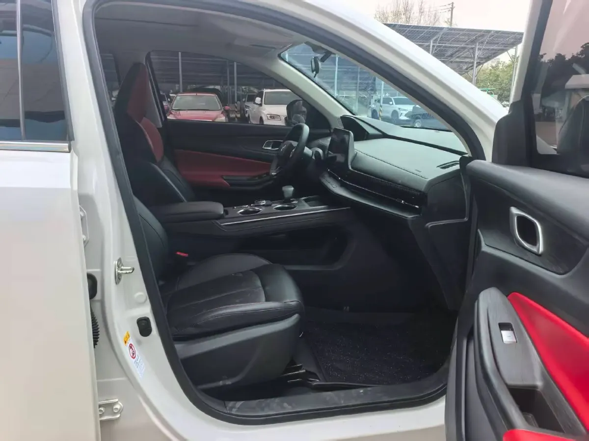 2022 ChangAn Oshan X7 Plus 1.5T 188HP L4 7DCT,autocango,china used car exporter,china ev exporter,chinese used car exporter,chinese used ev exporter