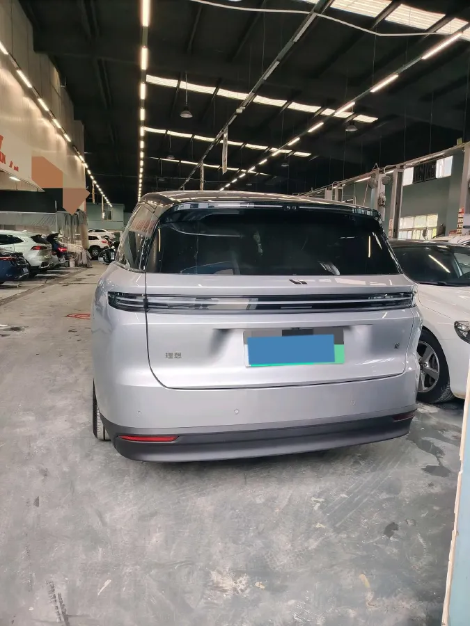 2025 Li i8 BEV,autocango,china used car exporter,china ev exporter,chinese used car exporter,chinese used ev exporter