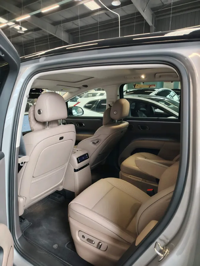 2025 Li i8 BEV,autocango,china used car exporter,china ev exporter,chinese used car exporter,chinese used ev exporter