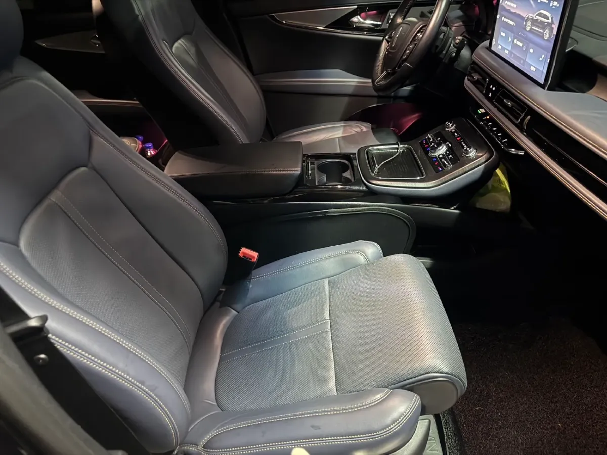 2021 Lincoln Nautilus 2.7T 322HP V6 8AT,autocango,china used car exporter,china ev exporter,chinese used car exporter,chinese used ev exporter