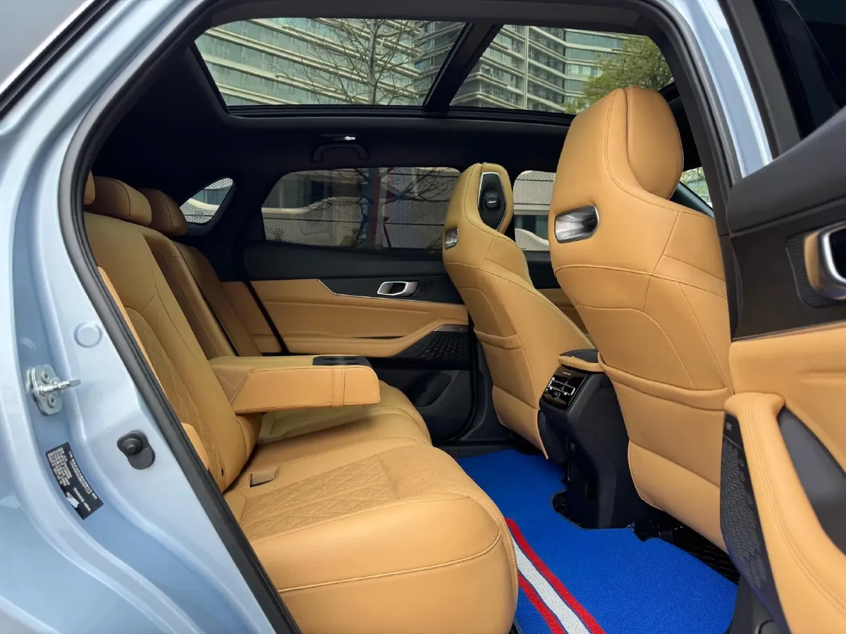 2021 ChangAn UNI-K 2.0T 233HP L4 8AT,autocango,china used car exporter,china ev exporter,chinese used car exporter,chinese used ev exporter