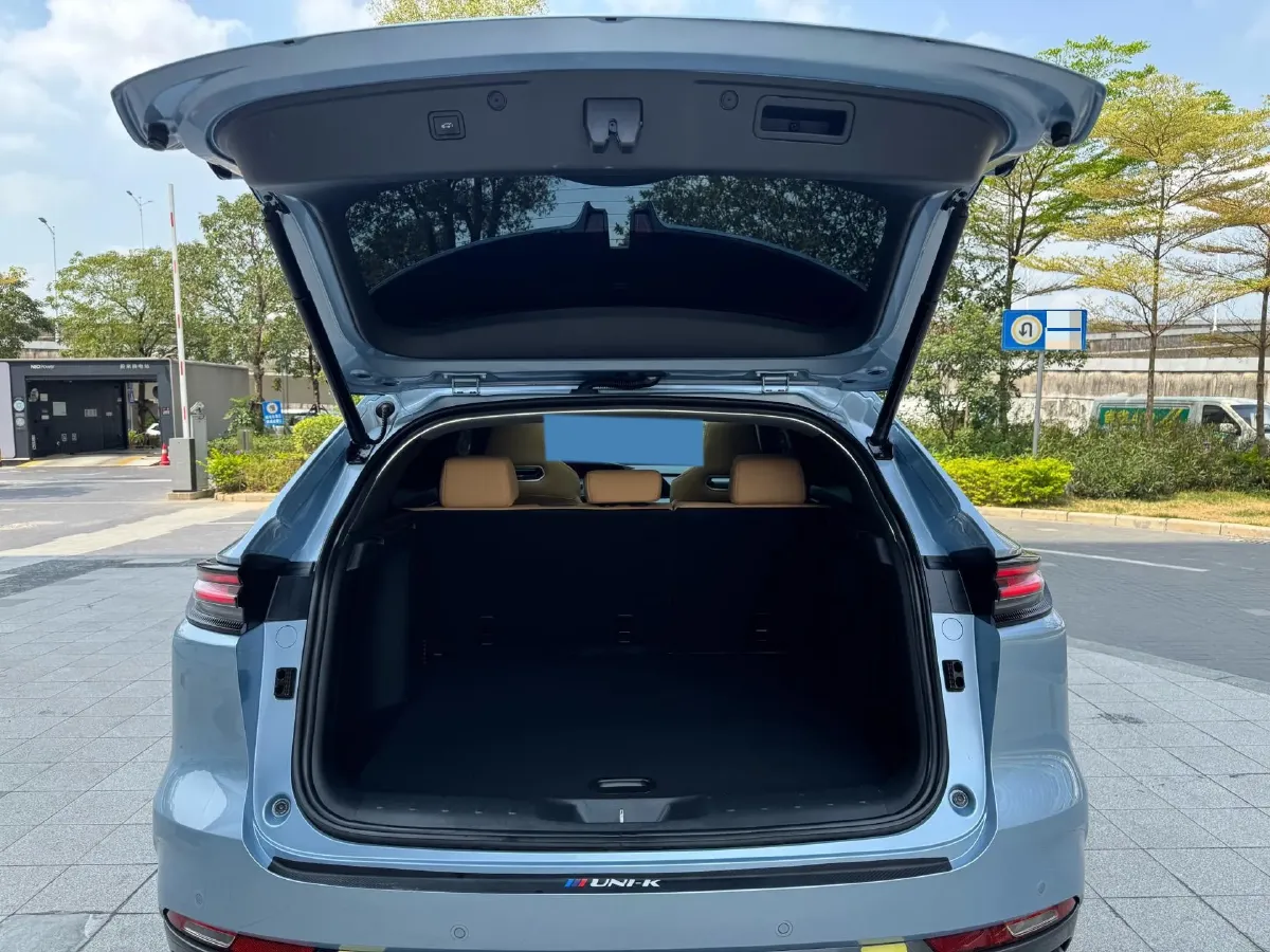 2021 ChangAn UNI-K 2.0T 233HP L4 8AT,autocango,china used car exporter,china ev exporter,chinese used car exporter,chinese used ev exporter