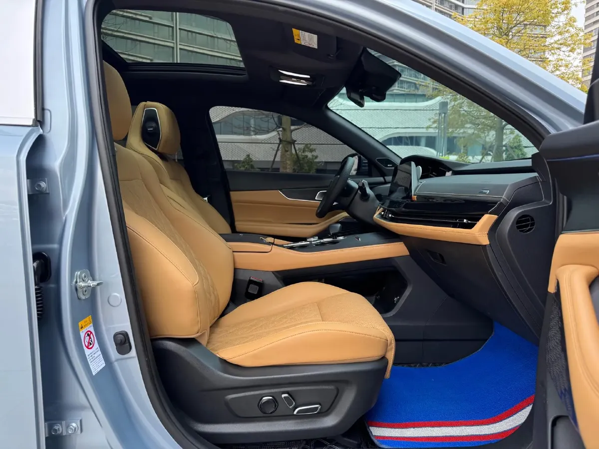 2021 ChangAn UNI-K 2.0T 233HP L4 8AT,autocango,china used car exporter,china ev exporter,chinese used car exporter,chinese used ev exporter