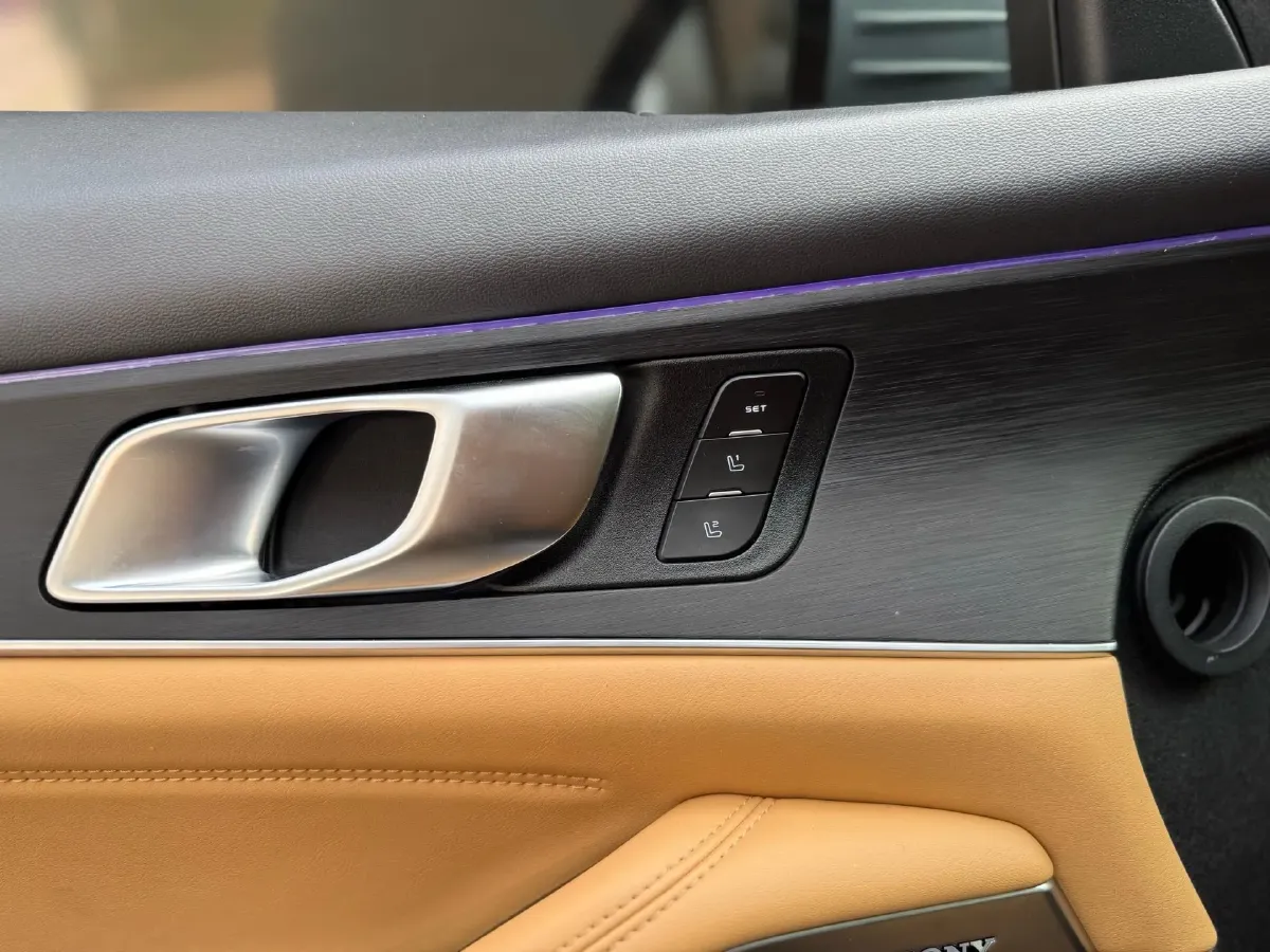 2021 ChangAn UNI-K 2.0T 233HP L4 8AT,autocango,china used car exporter,china ev exporter,chinese used car exporter,chinese used ev exporter