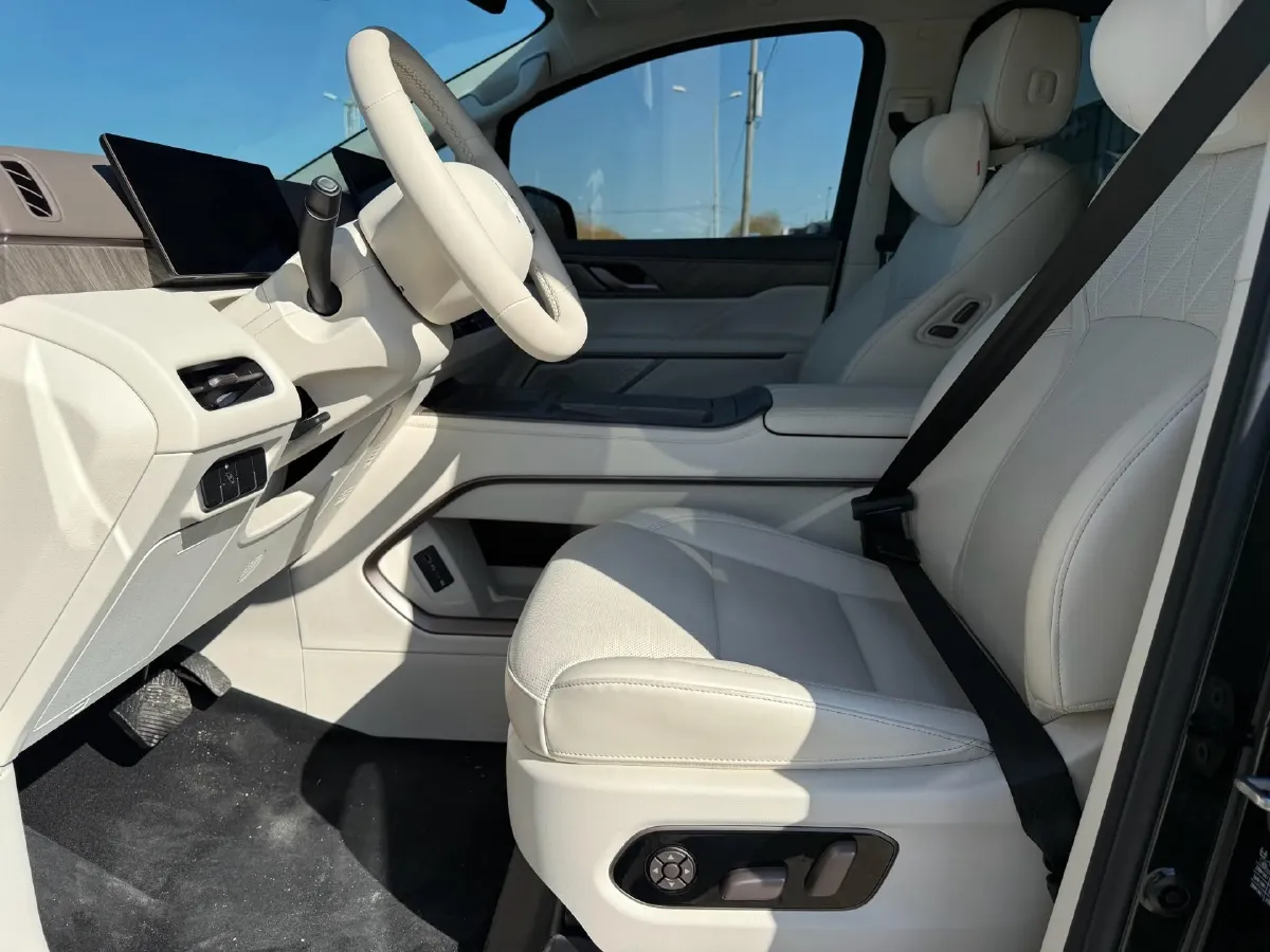 2025 WEY HighMountain 1.5T 170HP L4 4DHT PHEV,autocango,china used car exporter,china ev exporter,chinese used car exporter,chinese used ev exporter