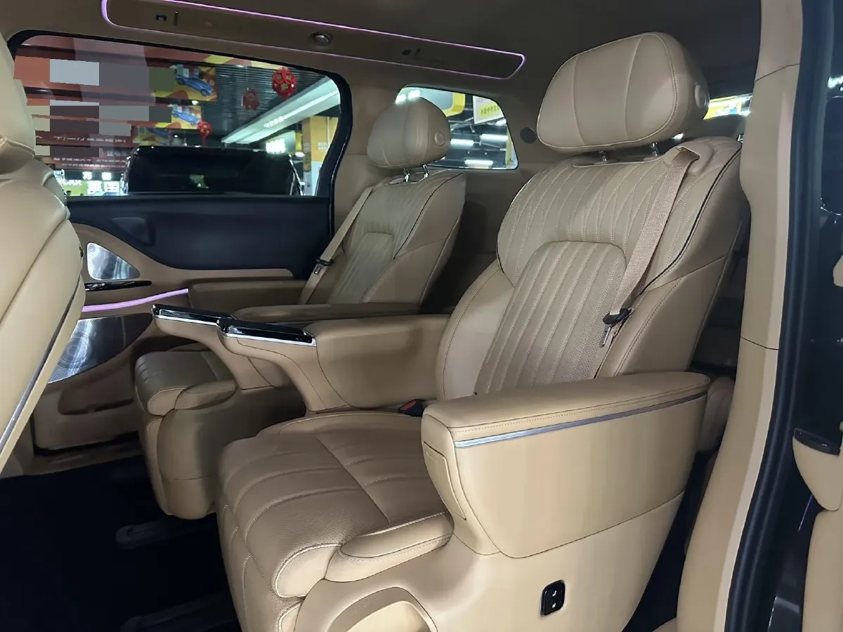 2025 Voyah Dream BEV 108.7KWH,autocango,china used car exporter,china ev exporter,chinese used car exporter,chinese used ev exporter