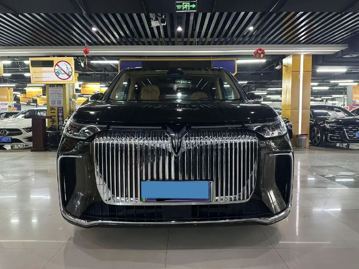 2025 Voyah Dream BEV 108.7KWH,autocango,china used car exporter,china ev exporter,chinese used car exporter,chinese used ev exporter