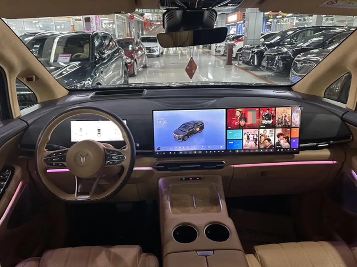 2025 Voyah Dream BEV 108.7KWH,autocango,china used car exporter,china ev exporter,chinese used car exporter,chinese used ev exporter