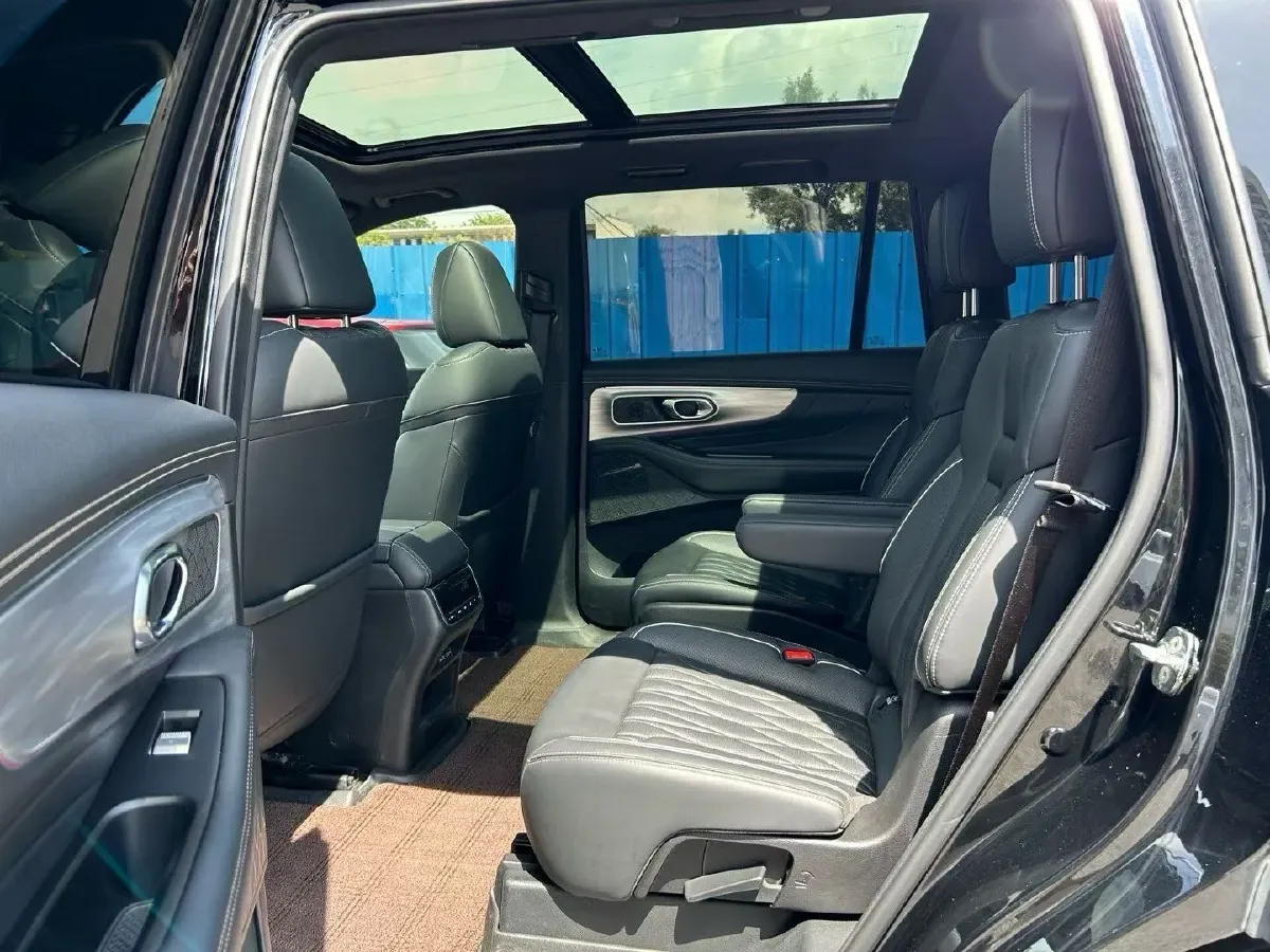 2022 GAC Trumpchi GS8 2.0T 252HP L4 8AT,autocango,china used car exporter,china ev exporter,chinese used car exporter,chinese used ev exporter