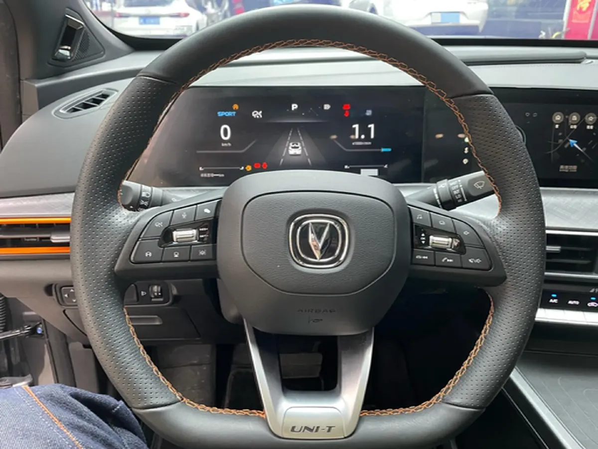 2022 ChangAn UNI-T 1.5T 188HP L4 7DCT,autocango,china used car exporter,china ev exporter,chinese used car exporter,chinese used ev exporter