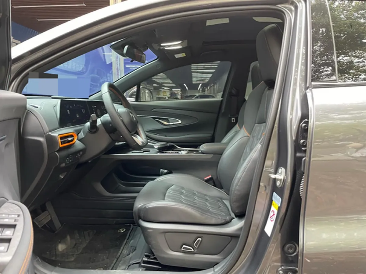 2022 ChangAn UNI-T 1.5T 188HP L4 7DCT,autocango,china used car exporter,china ev exporter,chinese used car exporter,chinese used ev exporter