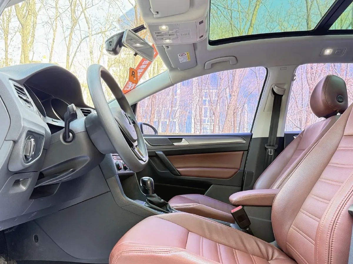 2016 Volkswagen Golf Sportsvan 1.6L 110HP L4 6AT,autocango,china used car exporter,china ev exporter,chinese used car exporter,chinese used ev exporter