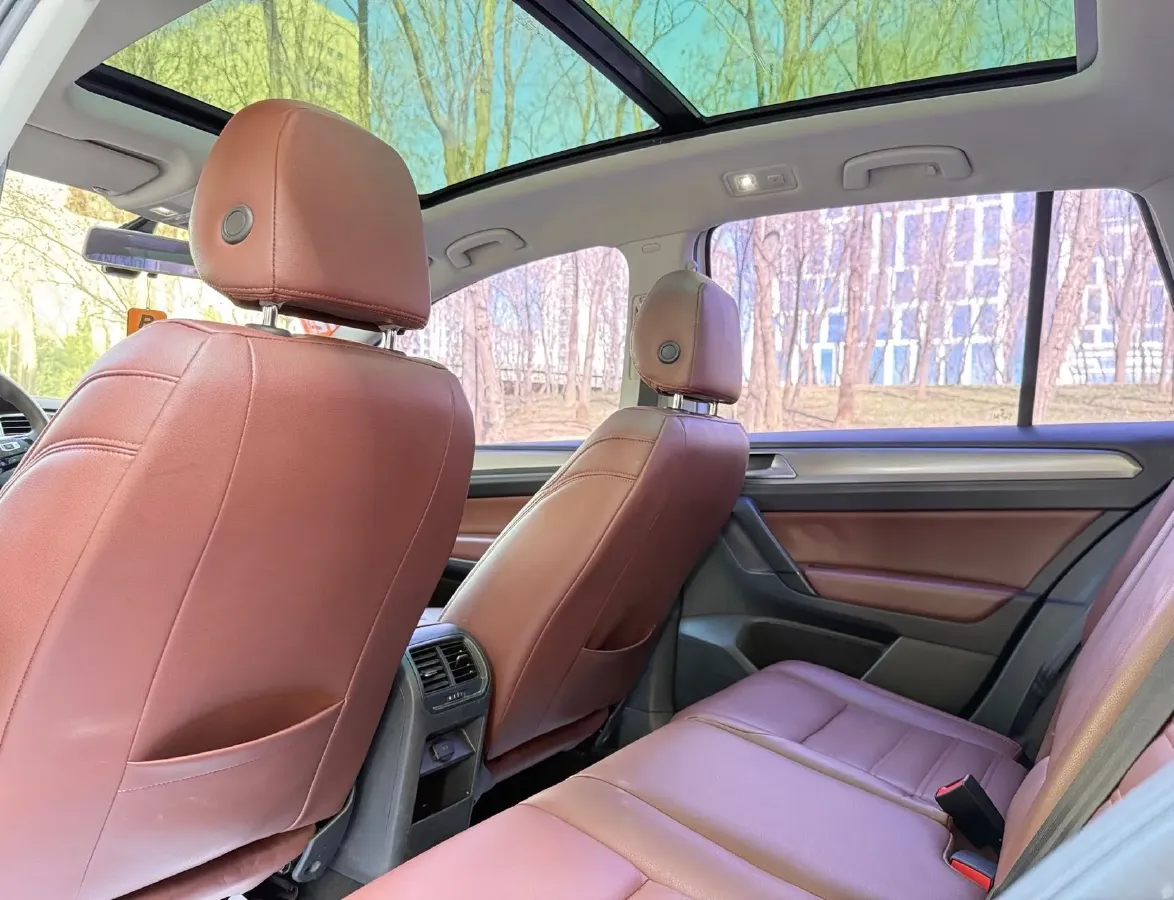 2016 Volkswagen Golf Sportsvan 1.6L 110HP L4 6AT,autocango,china used car exporter,china ev exporter,chinese used car exporter,chinese used ev exporter