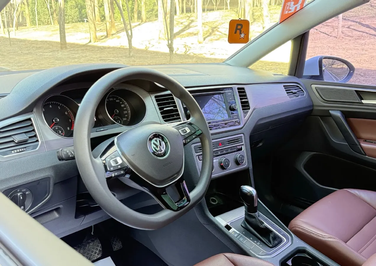 2016 Volkswagen Golf Sportsvan 1.6L 110HP L4 6AT,autocango,china used car exporter,china ev exporter,chinese used car exporter,chinese used ev exporter