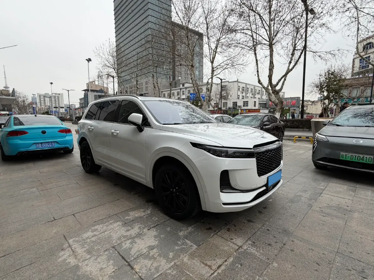 2021 Li ONE Range Extended 131HP REEV 40.5KWH,autocango,china used car exporter,china ev exporter,chinese used car exporter,chinese used ev exporter