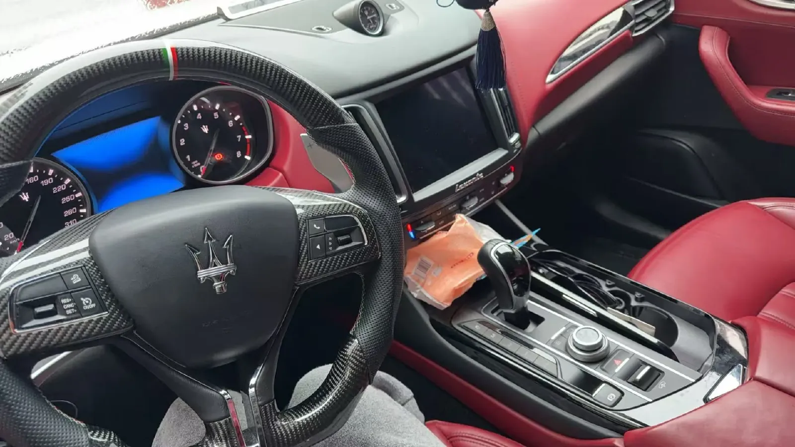 2018 Maserati Levante 3.0T 350HP V6 8AT,autocango,china used car exporter,china ev exporter,chinese used car exporter,chinese used ev exporter