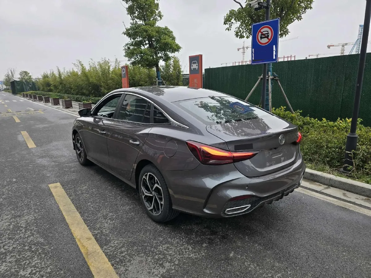 2025 MG 5 1.5T 181HP L4 7DCT,autocango,china used car exporter,china ev exporter,chinese used car exporter,chinese used ev exporter