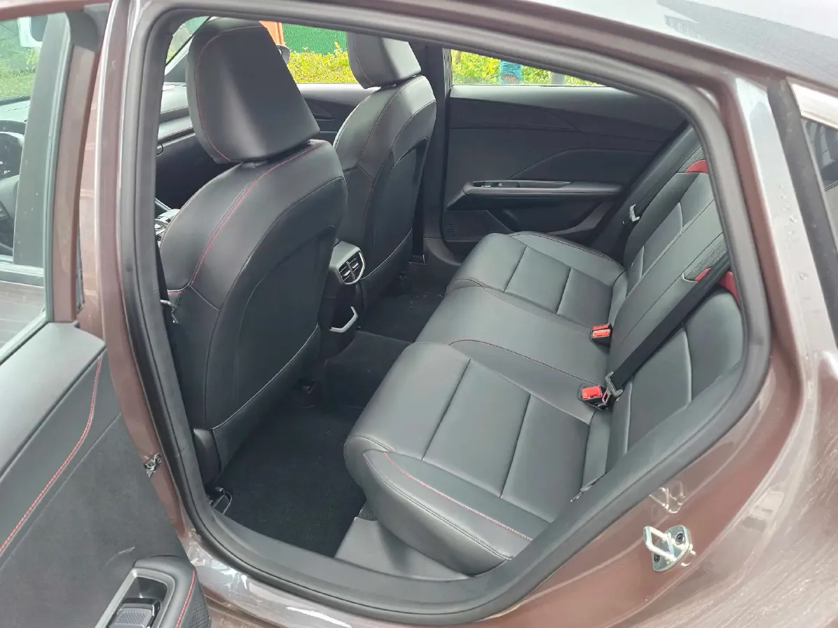 2025 MG 5 1.5T 181HP L4 7DCT,autocango,china used car exporter,china ev exporter,chinese used car exporter,chinese used ev exporter