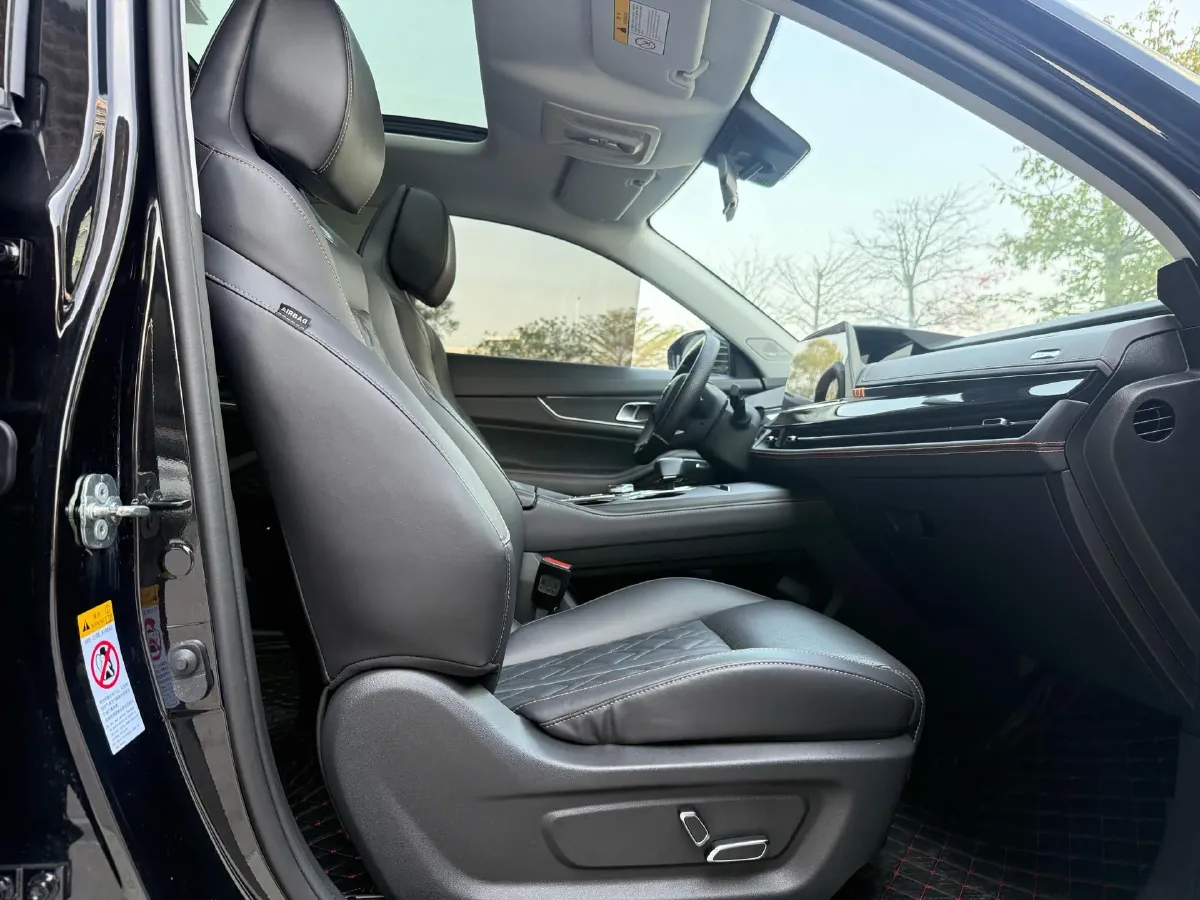 2021 ChangAn UNI-K 2.0T 233HP L4 8AT,autocango,china used car exporter,china ev exporter,chinese used car exporter,chinese used ev exporter