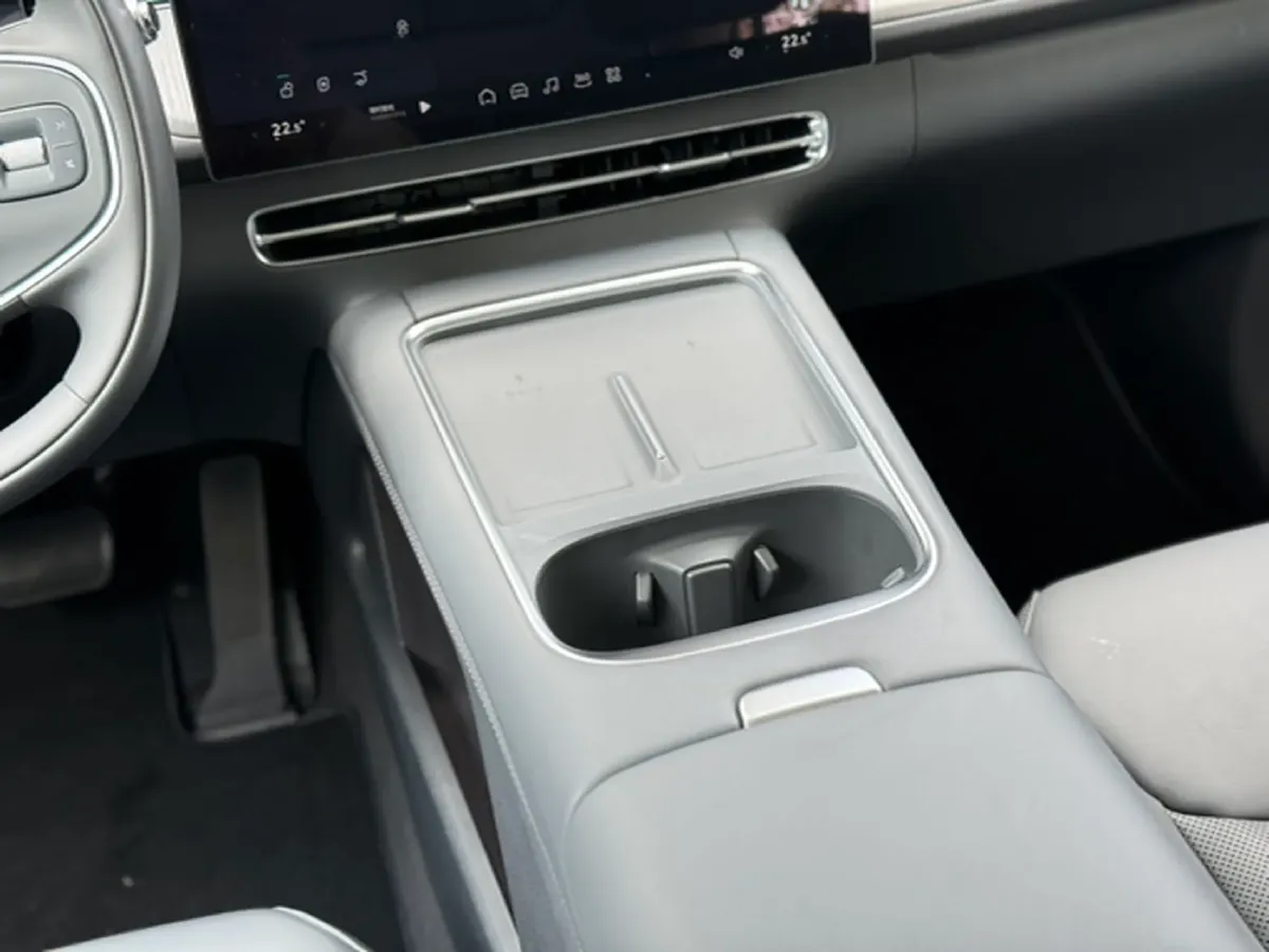 2025 Xpeng G6 BEV 68.5KWH,autocango,china used car exporter,china ev exporter,chinese used car exporter,chinese used ev exporter