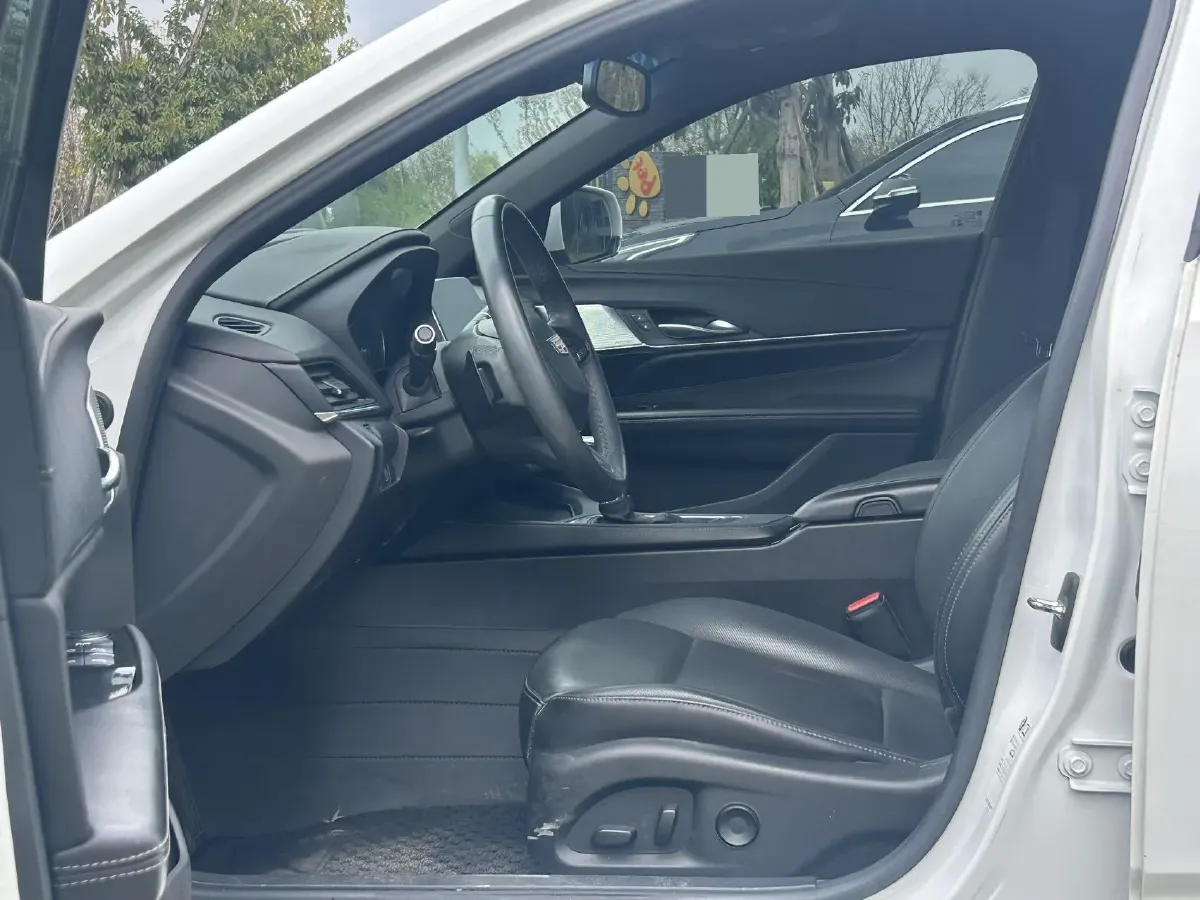 2021 Cadillac CT4 2.0T 237HP L4 8AT,autocango,china used car exporter,china ev exporter,chinese used car exporter,chinese used ev exporter