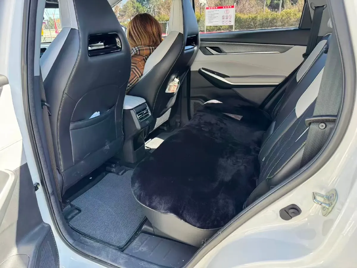 2023 ChangAn CS75 Plus 1.5T 188HP L4 8AT,autocango,china used car exporter,china ev exporter,chinese used car exporter,chinese used ev exporter