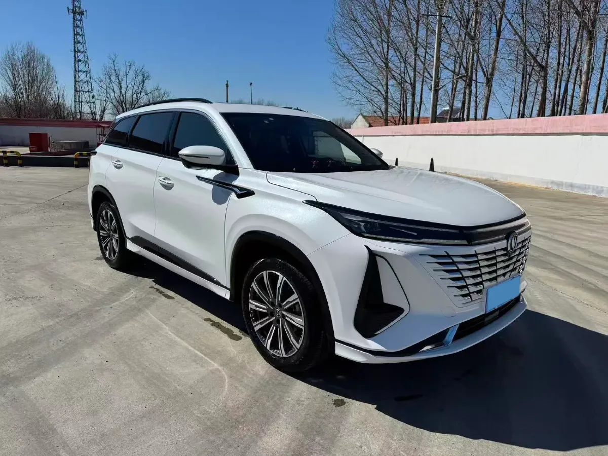 2023 ChangAn CS75 Plus 1.5T 188HP L4 8AT,autocango,china used car exporter,china ev exporter,chinese used car exporter,chinese used ev exporter