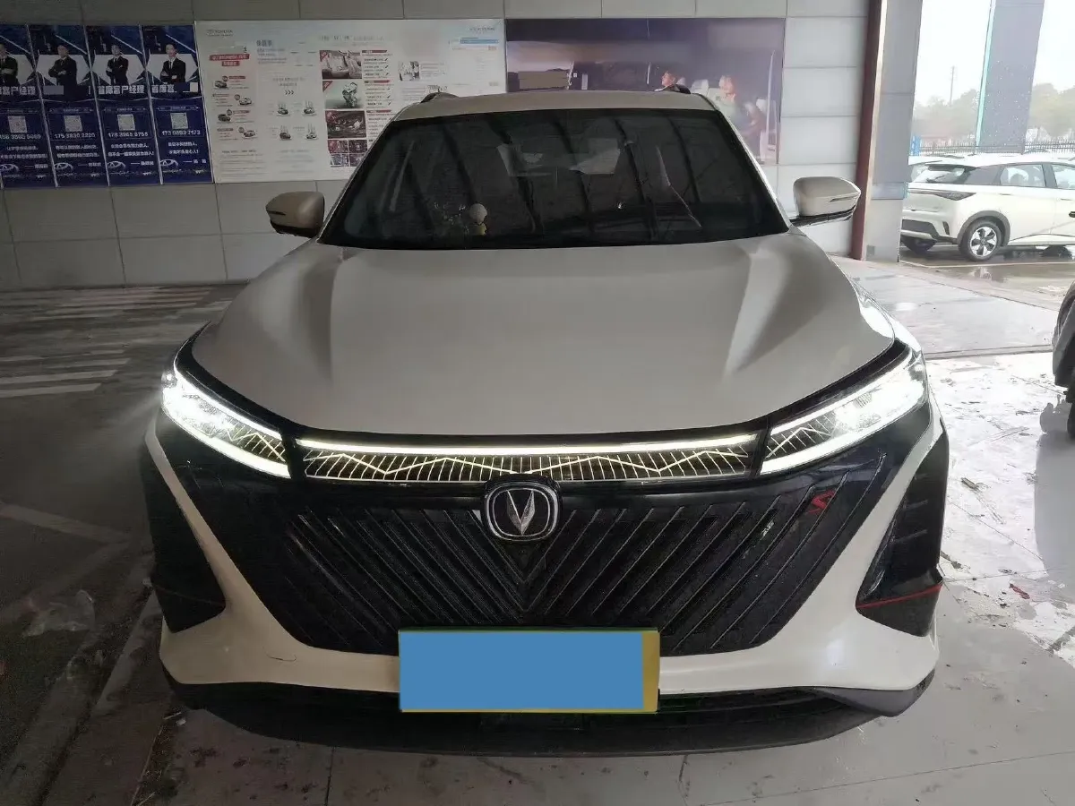 2022 ChangAn CS75 Plus 1.5T 188HP L4 8AT,autocango,china used car exporter,china ev exporter,chinese used car exporter,chinese used ev exporter