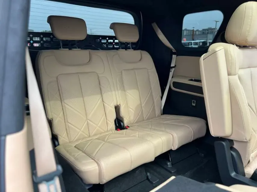 2025 FangChengBao Bao 8 2.0T 245HP L4 E-CVT PHEV 36.8KWH,autocango,china used car exporter,china ev exporter,chinese used car exporter,chinese used ev exporter