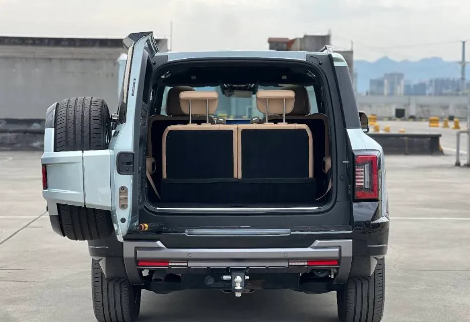 2025 FangChengBao Bao 8 2.0T 245HP L4 E-CVT PHEV 36.8KWH,autocango,china used car exporter,china ev exporter,chinese used car exporter,chinese used ev exporter