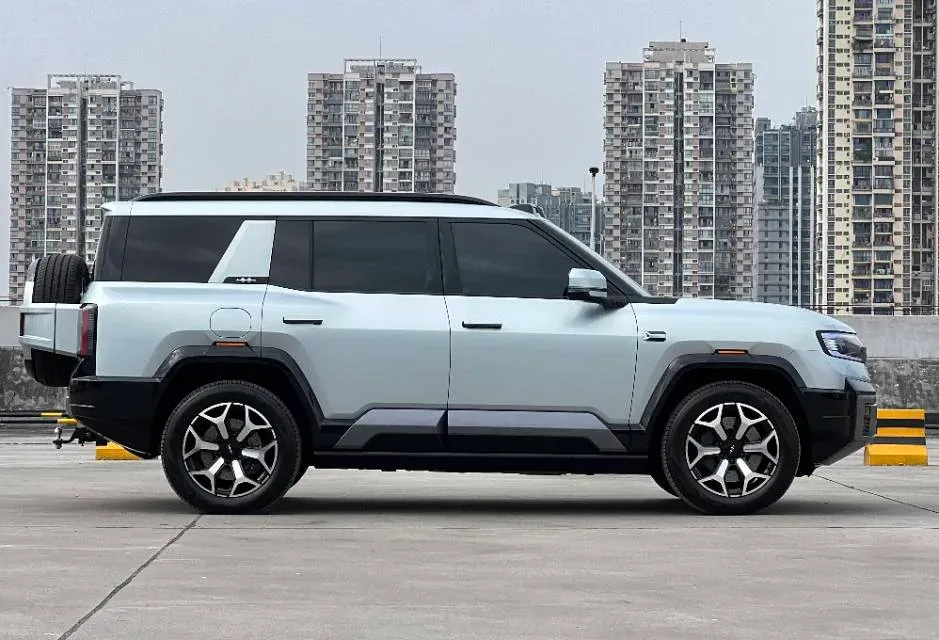 2025 FangChengBao Bao 8 2.0T 245HP L4 E-CVT PHEV 36.8KWH,autocango,china used car exporter,china ev exporter,chinese used car exporter,chinese used ev exporter