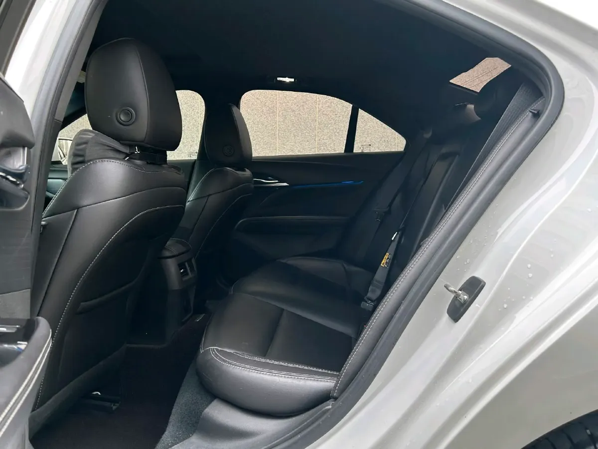 2022 Cadillac CT4 2.0T 237HP L4 8AT,autocango,china used car exporter,china ev exporter,chinese used car exporter,chinese used ev exporter