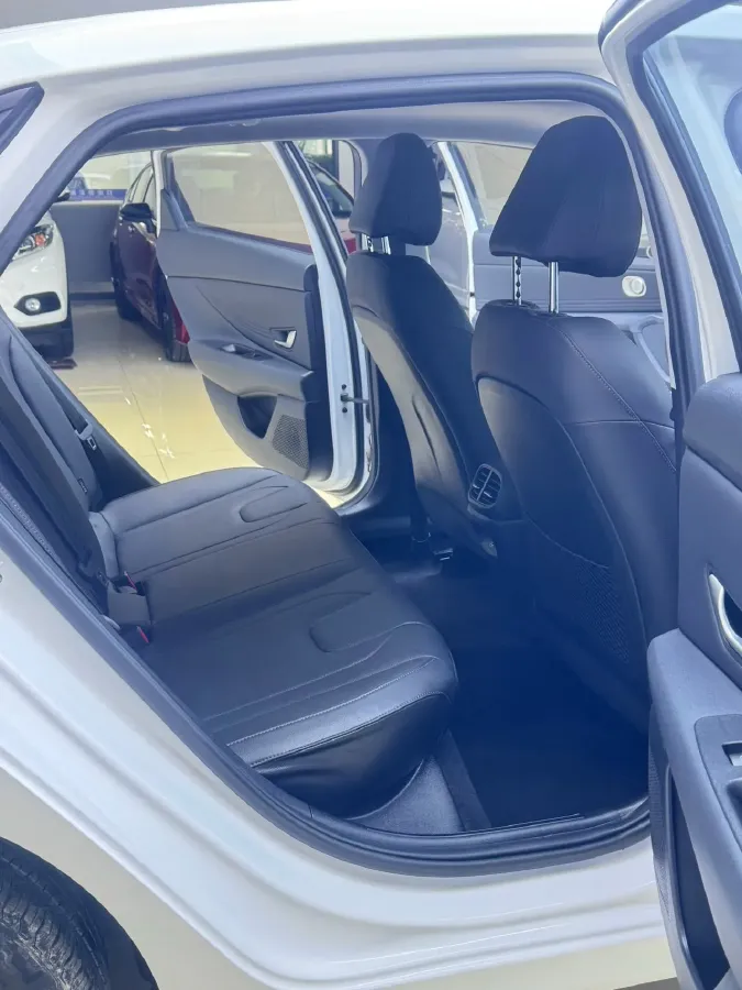 2021 Hyundai Elantra 1.5L 115HP L4 CVT,autocango,china used car exporter,china ev exporter,chinese used car exporter,chinese used ev exporter