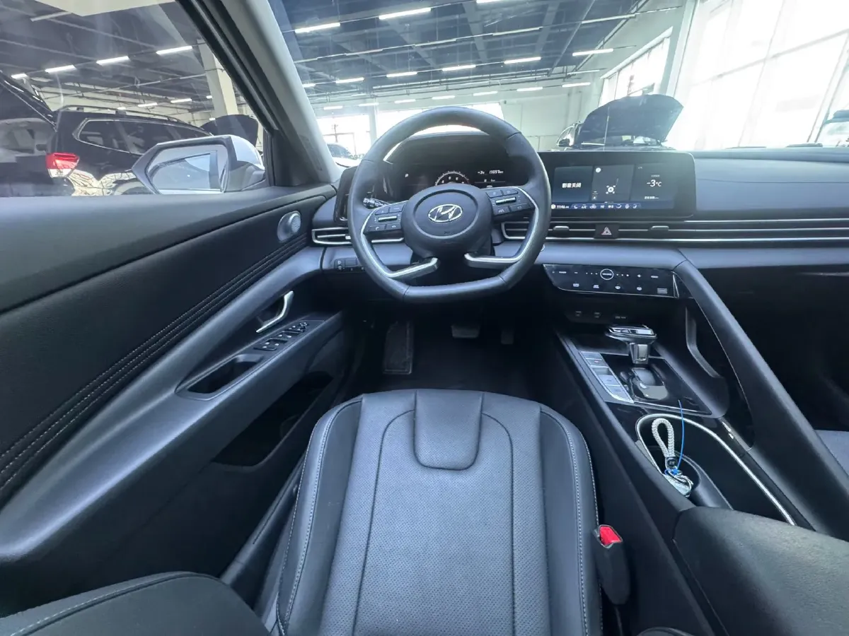 2021 Hyundai Elantra 1.5L 115HP L4 CVT,autocango,china used car exporter,china ev exporter,chinese used car exporter,chinese used ev exporter