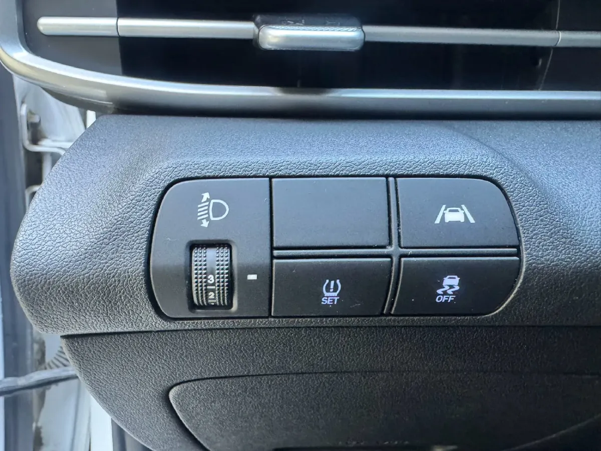 2021 Hyundai Elantra 1.5L 115HP L4 CVT,autocango,china used car exporter,china ev exporter,chinese used car exporter,chinese used ev exporter