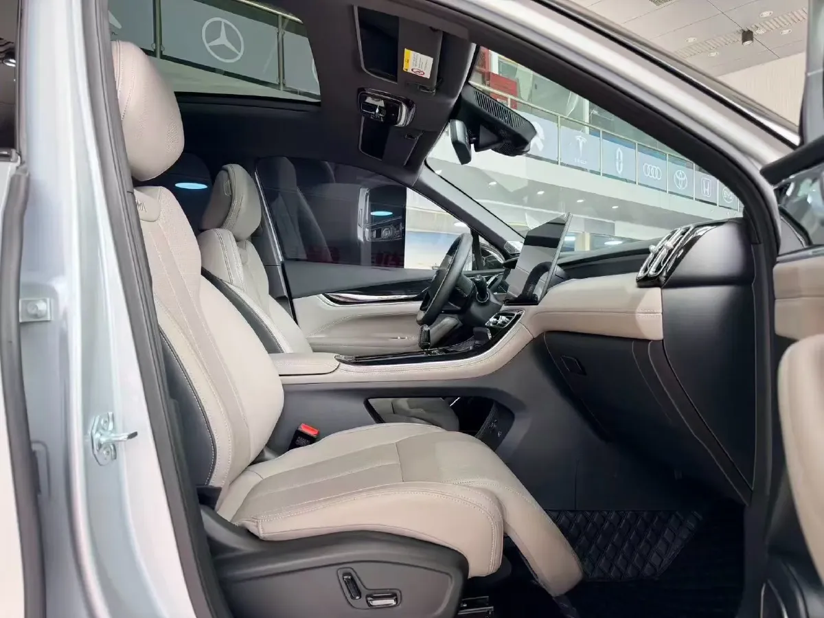 2025 Geely StarRay 1.5T 181HP L4 7DCT,autocango,china used car exporter,china ev exporter,chinese used car exporter,chinese used ev exporter